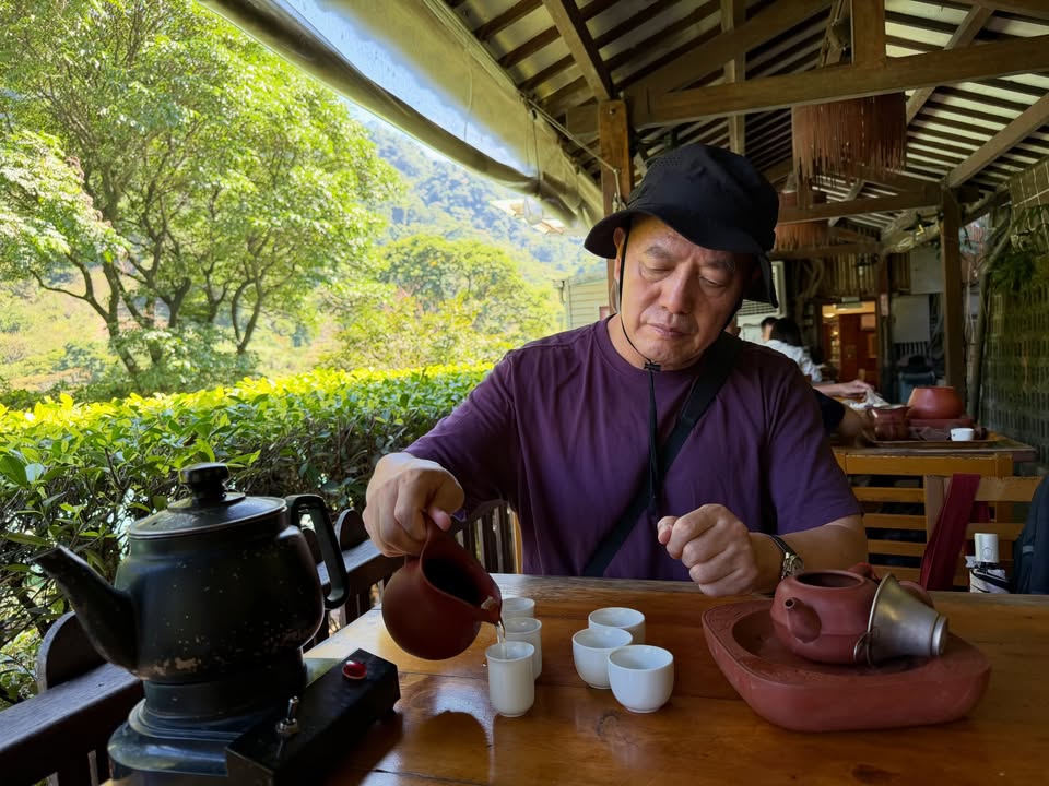 山中品茶(金菩提宗師 Facebook)